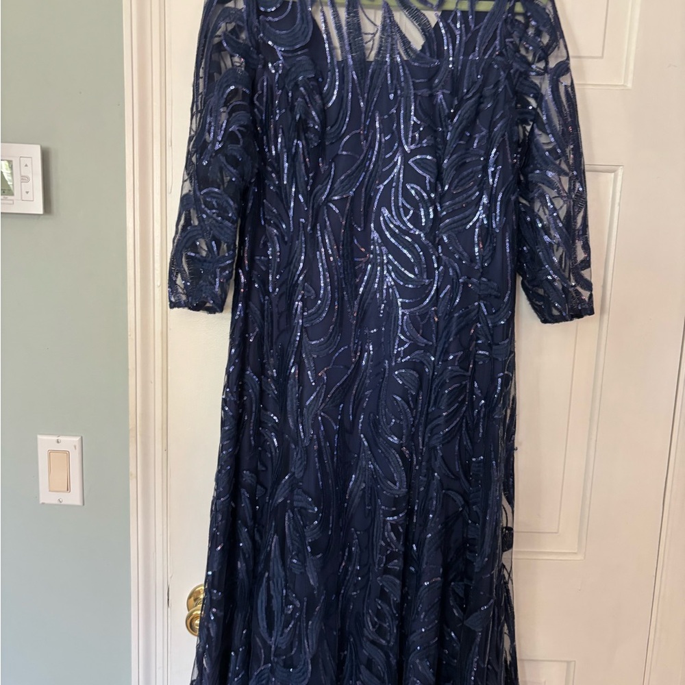 Elegant Navy Blue Sequin Dress - Picture 5 of 6